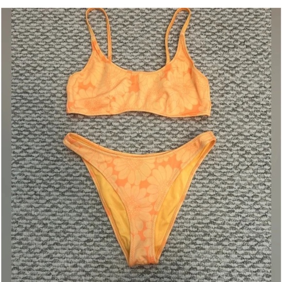 Triangle Bikini - Picture 4 of 4